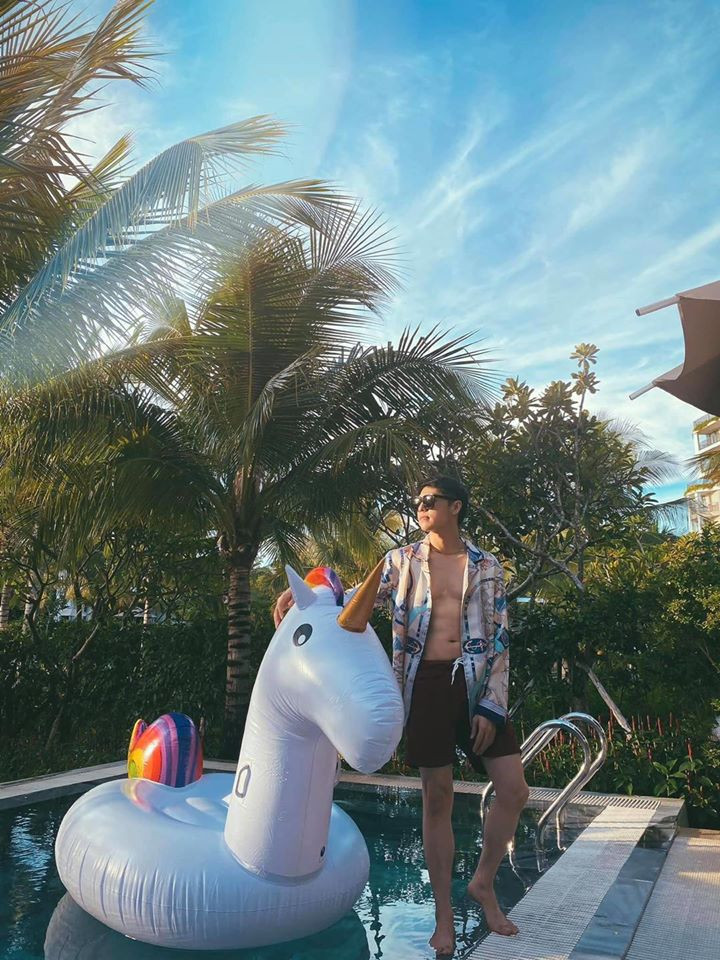 Sao Việt mùa COVID: Người được khen tự giác, kẻ bị nghi ngờ trốn cách ly ảnh 4