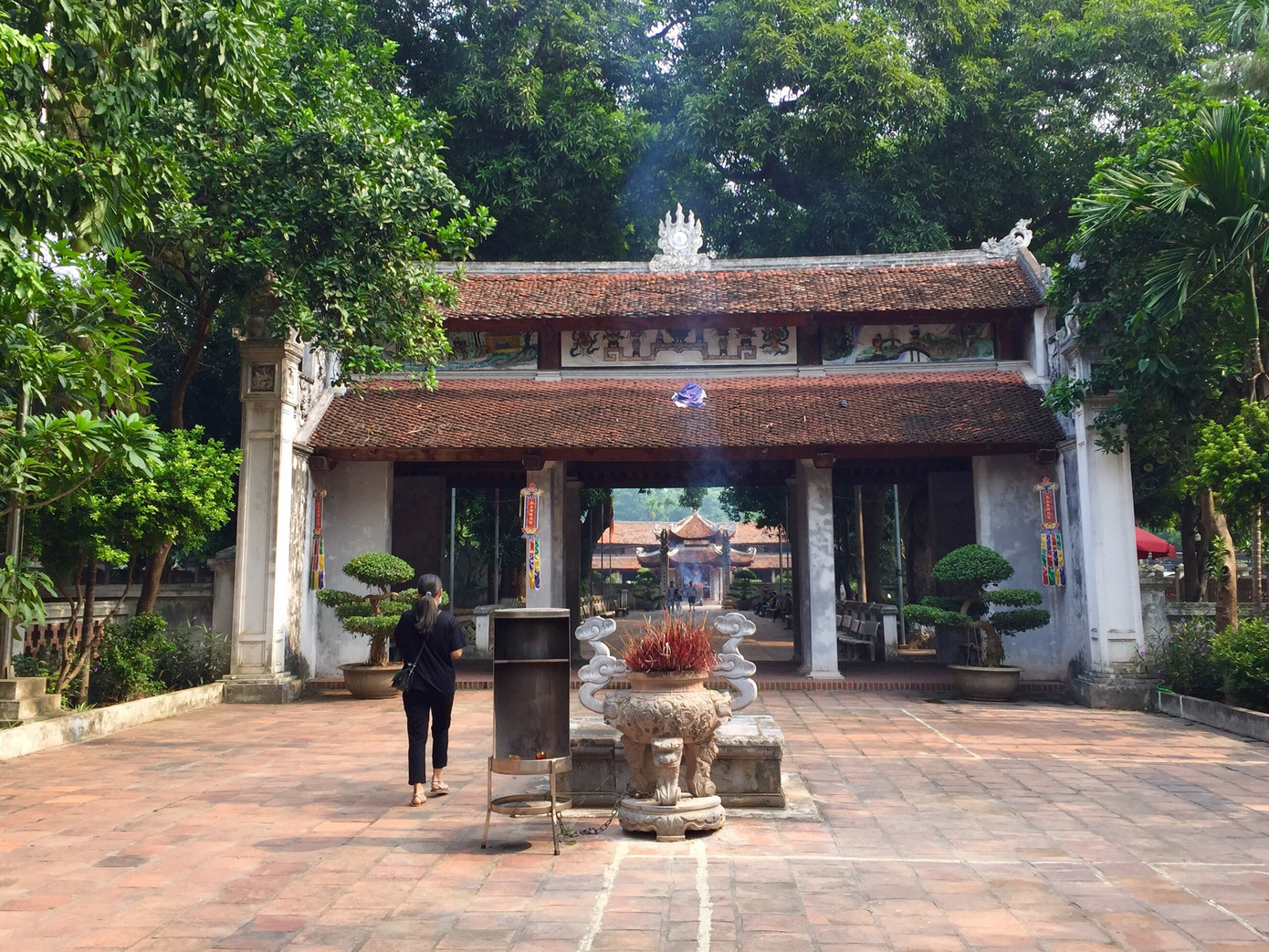 Rằm tháng 7 giữa dịch COVID: Chùa, phủ Hà Nội vắng người cúng lễ ảnh 11