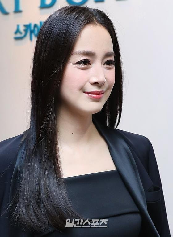 Kim Tae Hee tái xuất với hình ảnh mới sau khi bị bóc trần nhan sắc già nua ở tuổi 40 ảnh 4