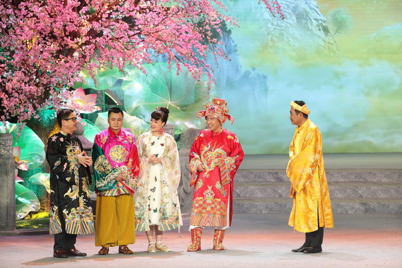 Phản ứng của khán giả khi Lâm Vỹ Dạ tham gia Táo quân 2021 ảnh 1