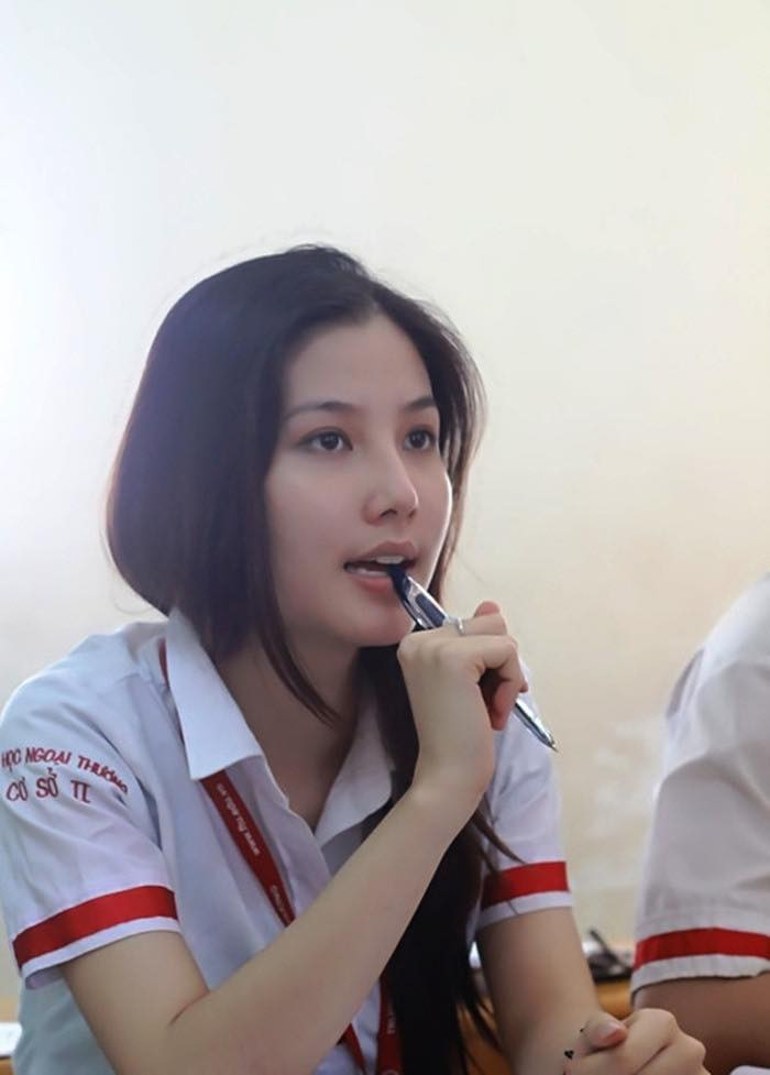 Sao Việt đua nhau khoe ảnh đi học, nhan sắc Diễm My, Nhã Phương gấy sốt từ bé ảnh 2