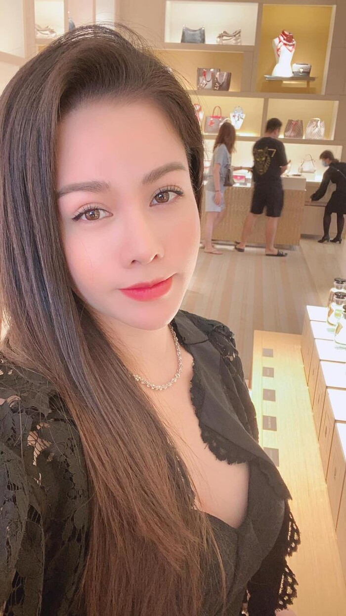 Giữa ồn ào tình cảm với Titi (HKT), Nhật Kim Anh vẫn rạng rỡ khoe xe mới tậu tiền tỷ ảnh 5