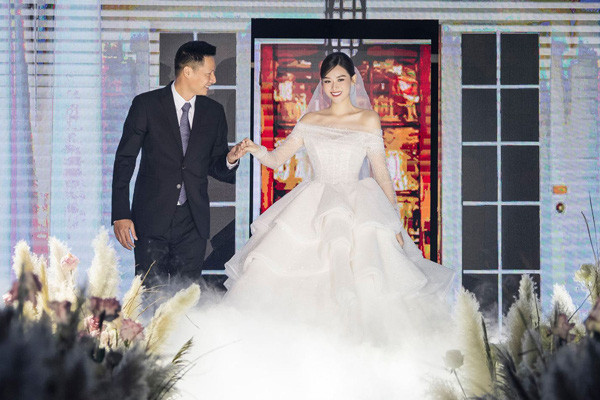 Dàn mỹ nhân Việt năm đầu đón Tết tại nhà chồng ảnh 6