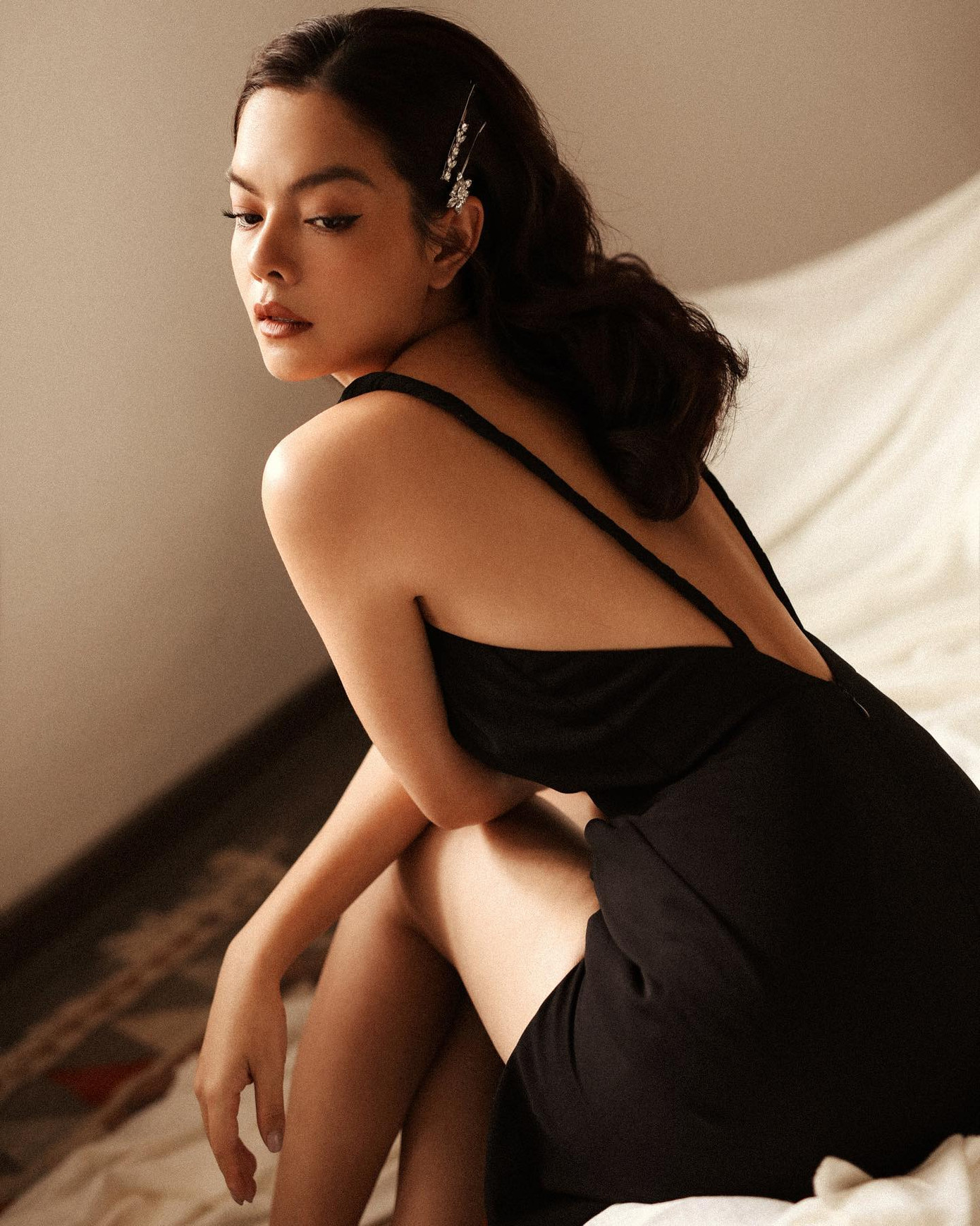 Phạm Quỳnh Anh tung bộ ảnh cực nuột nà, nóng bỏng ở tuổi 36 gây 'sốt' ảnh 6