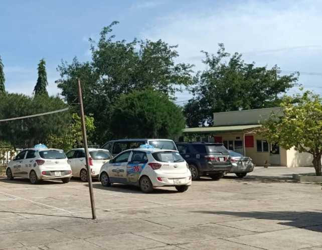 Bắt ổ cờ bạc đi toàn ô tô, sát phạt giữa đèo ở Bình Thuận ảnh 2