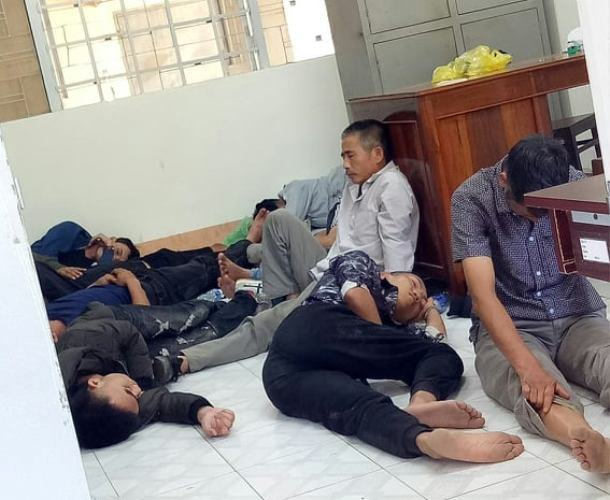 Bắt ổ cờ bạc đi toàn ô tô, sát phạt giữa đèo ở Bình Thuận ảnh 1