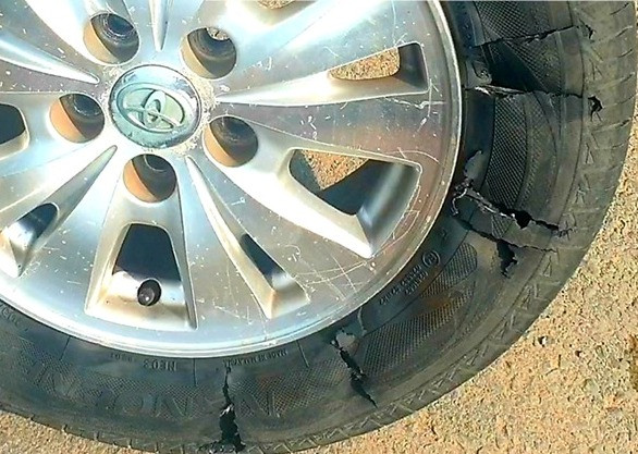 Cảnh sát nổ súng khống chế nhóm giang hồ tấn công nhà dân ảnh 2