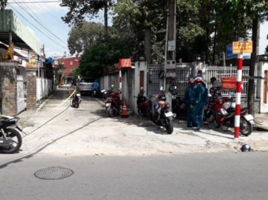 Truy tìm người đàn ông đâm chết 'tình địch' vì cuồng ghen ảnh 1