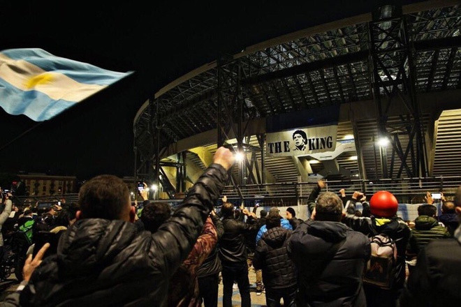 Napoli đổi tên sân để tưởng nhớ Maradona ảnh 1