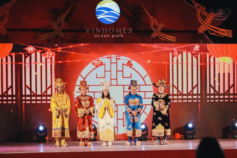 Ngọc Hoàng và các táo vi hành quên lối về ở ‘Đảo hoa đào’ ảnh 1