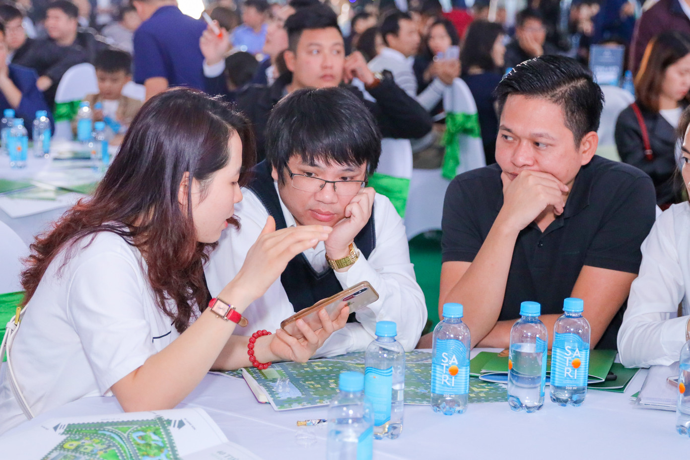 Cận Tết Nguyên đán, Him Lam Green Park vẫn thu hút khách hàng ảnh 1