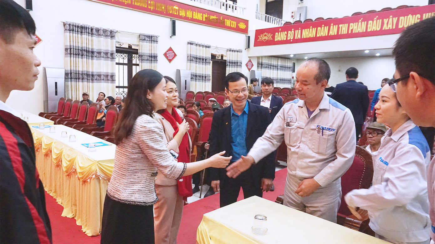 Nhà máy Daikin VN trao tặng quà tết cho gia đình hoàn cảnh khó khăn ở Hưng Yên ảnh 1