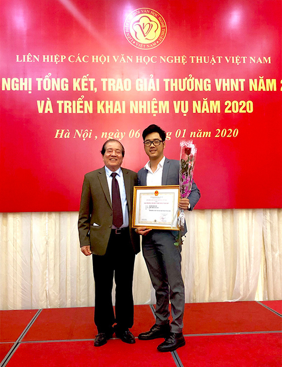 Giảng viên ĐH Duy Tân giành giải C tại Giải thưởng Văn học - Nghệ thuật 2019 ảnh 1