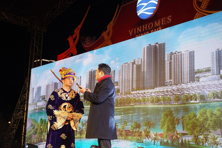 Ngọc Hoàng và các táo vi hành quên lối về ở ‘Đảo hoa đào’ ảnh 4