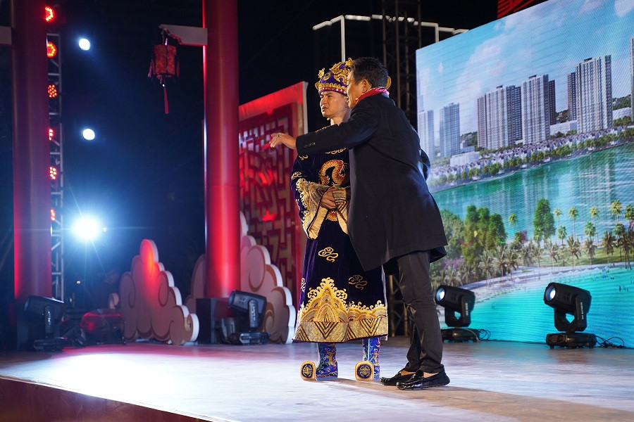 Ngọc Hoàng và các táo vi hành quên lối về ở ‘Đảo hoa đào’ ảnh 6