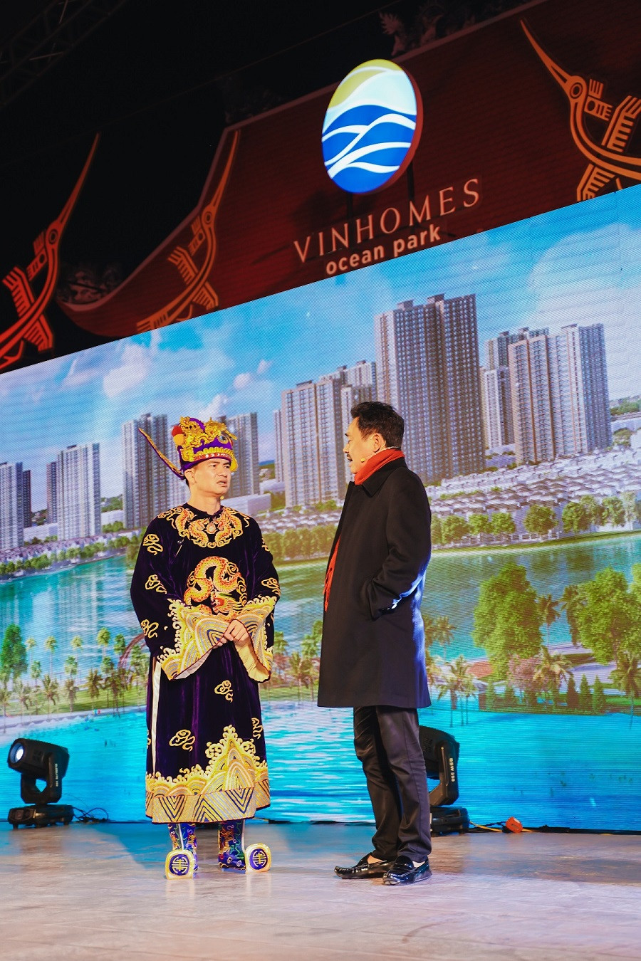 Ngọc Hoàng và các táo vi hành quên lối về ở ‘Đảo hoa đào’ ảnh 2