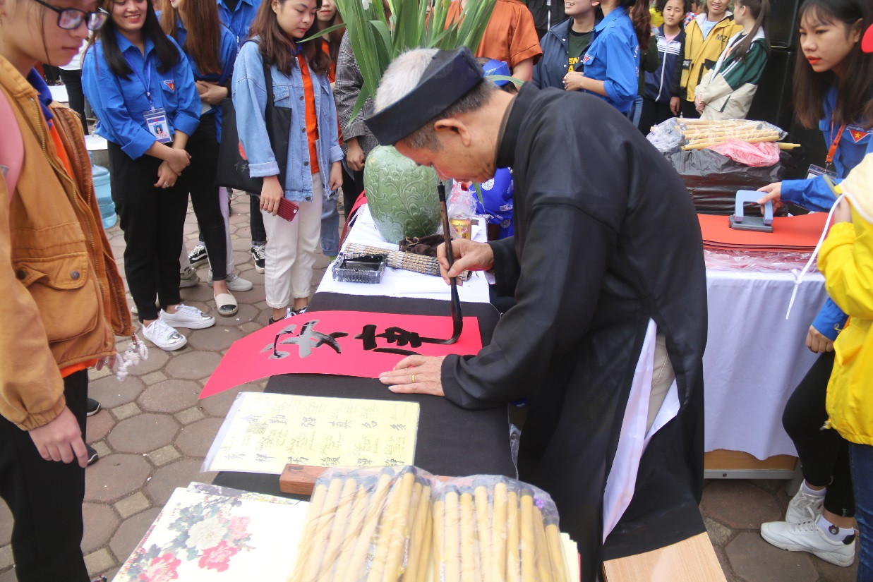 Tấm bánh nghĩa tình mùa 9: Tết của sự sẻ chia ảnh 5