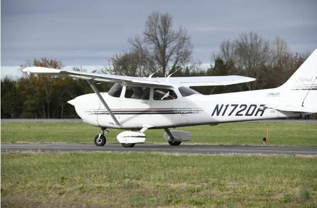 Thiếu niên 16 tuổi lái trực thăng giao vật tư y tế gây chú ý ở Mỹ mùa COVID-19 ảnh 3