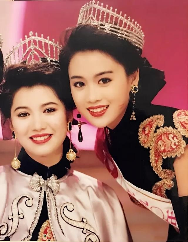 “Chúc Anh Đài” Lương Tiểu Băng, 51 tuổi vẫn hát quán bar kiếm sống khiến fan thương cảm ảnh 4