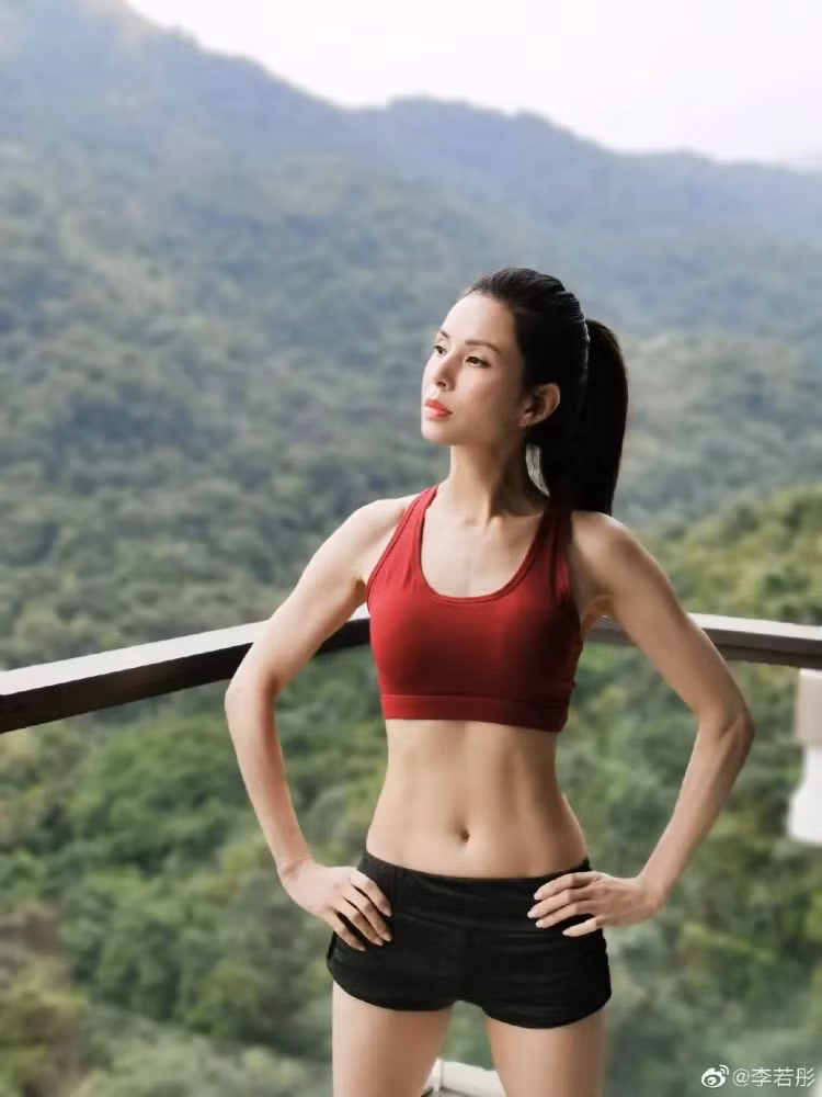 “Mỹ nữ” U60 được fan sùng bái tôn “đại sư” quản lý hình thể khiến mạng xã hội dậy sóng ảnh 10