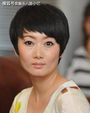 Từ khi mới ra mắt, Triệu Đào luôn tỏ ra kín tiếng không phô trương, điều này khiến cho khán giả từng nhầm tưởng cô là một diễn viên nhỏ và không mấy ấn tượng. Tuy nhiên, trên thực tế, những thành tích và giải thưởng mà Triệu Đào nhận được là điều mà không nữ diễn viên nào trong làng giải trí có thể so bì được. Ngay đến cả một Củng Lợi nổi tiếng cũng phải nể phục vài phần. Từ khi gia nhập làng giải trí tới nay, Triệu Đào đã giành được rất nhiều giải ảnh hậu truyền hình và điện ảnh trong nước và thậm chí cả quốc tế. Điều đó đủ để cho thấy Triệu Đào là một diễn viên xuất sắc tại Trung Quốc. Nhịn cơm tối, không sinh con trong 20 năm với mong muốn giữ thanh xuân nhưng gặp kết đắng ảnh 6