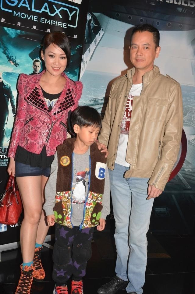 “Chúc Anh Đài” Lương Tiểu Băng, 51 tuổi vẫn hát quán bar kiếm sống khiến fan thương cảm ảnh 9