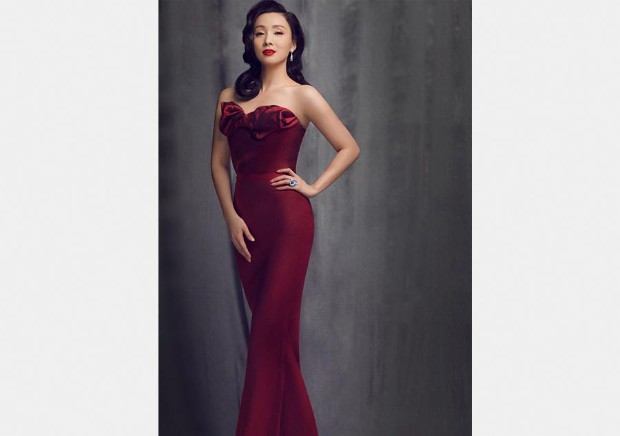 Mặc dù đã 48 tuổi nhưng vòng eo của Đào Hồng vẫn nhỏ và không hề thua kém bất kỳ nữ diễn viên trẻ nổi tiếng nào. Đào Hồng trẻ trung mang khẩu trang, chia sẻ cách luyện tập thể thao giữa mùa dịch ảnh 4