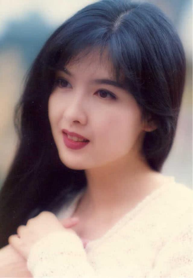 “Ngọc nữ” 52 tuổi như gái 18: Quyết tâm không sinh con để giữ “khuôn mặt búp bê“ ảnh 8