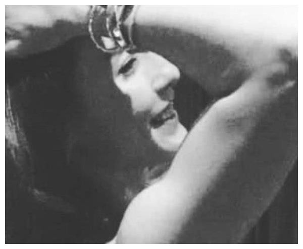 Top 8 mỹ nữ Hoa Ngữ sở hữu thân hình “săn chắc” hoàn hảo khiến các Elite cũng phải ghen tị ảnh 9