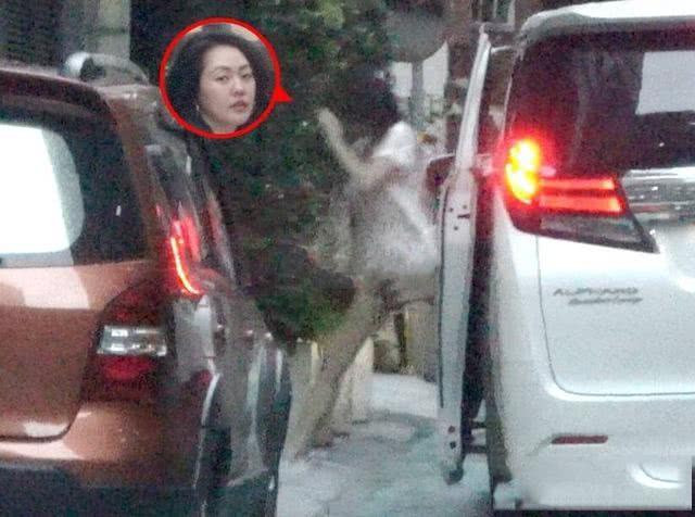 Tiểu S phát tướng sau khi nghỉ dịch 2 tháng, mặt mộc đi thẩm mỹ viện cấp tốc ảnh 2