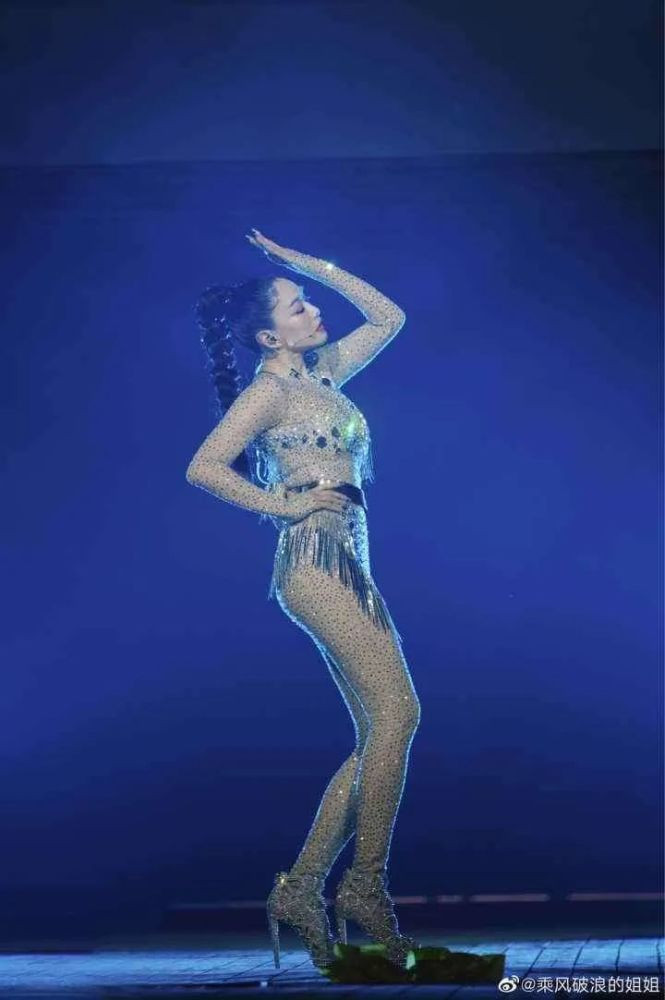 “Mỹ nữ” U60 được fan sùng bái tôn “đại sư” quản lý hình thể khiến mạng xã hội dậy sóng ảnh 15