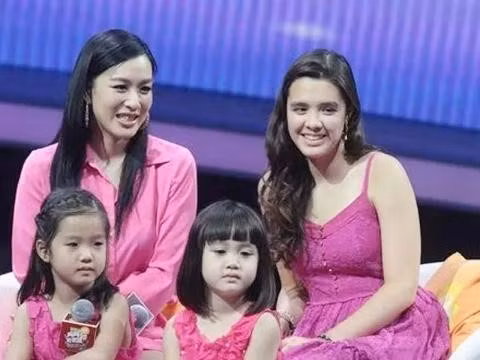 Con gái Chung Lệ Đề khoe ảnh áo tắm “đốt mắt” fan, với “eo con kiến, hông quả đào“ ảnh 10