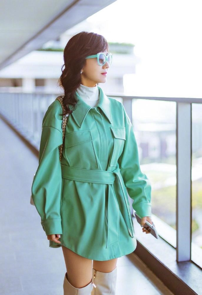 Triệu Nhã Chi gây choáng với thời trang như 9X, đẹp bất chấp 66 tuổi ảnh 4