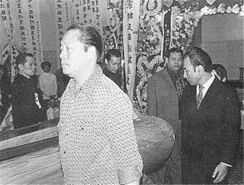 6 nhân vật “huyền thoại” khiêng linh cữu trong đám tang Lý Tiểu Long mà ai cũng “hãi“ ảnh 10