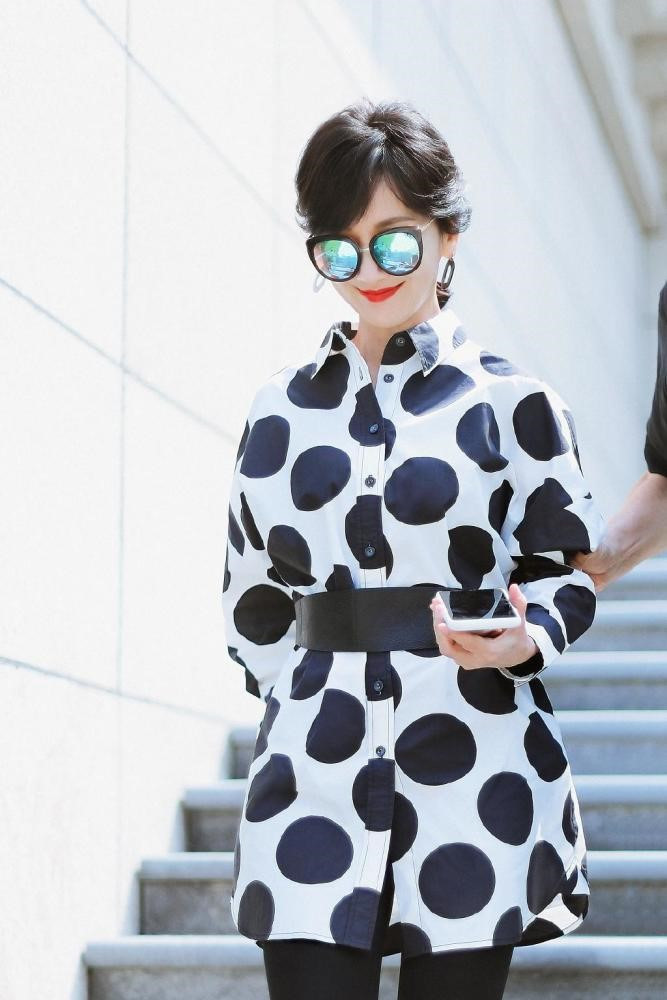 Triệu Nhã Chi gây choáng với thời trang như 9X, đẹp bất chấp 66 tuổi ảnh 6