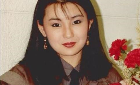 “Nữ thần” sắc đẹp U50: Gia sản tiền tỷ, 30 năm vẫn lái chiếc xe cũ và thích mua đồ vỉa hè ảnh 14