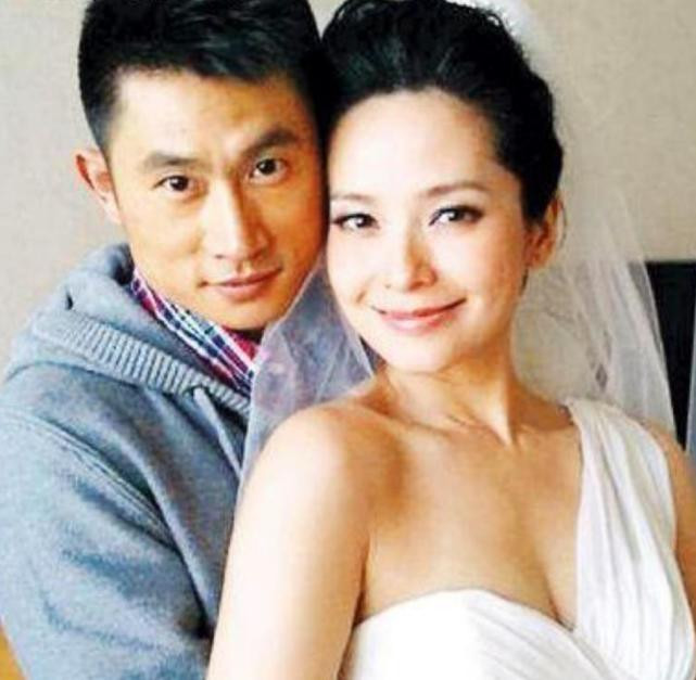 Bốn mỹ nhân U50 “hack tuổi” bậc nhất, được chồng trẻ “sủng” hơn bảo bối ảnh 18