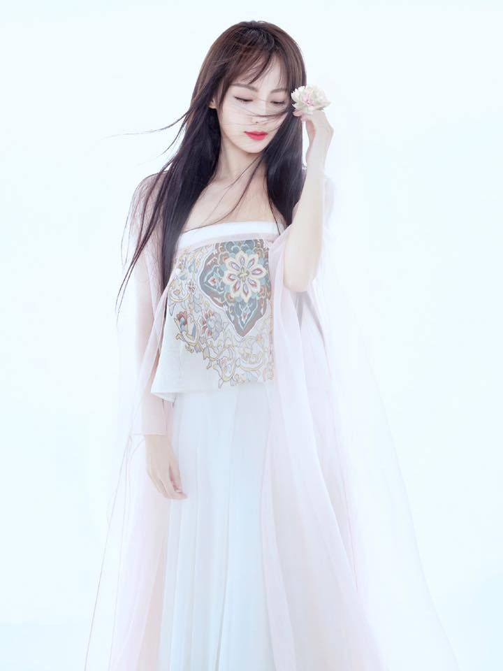 “Nàng thơ của Quỳnh Giao” được chồng tặng mỗi năm trăm tỷ tiền tiêu vặt vì 12 năm “sạch“ ảnh 8