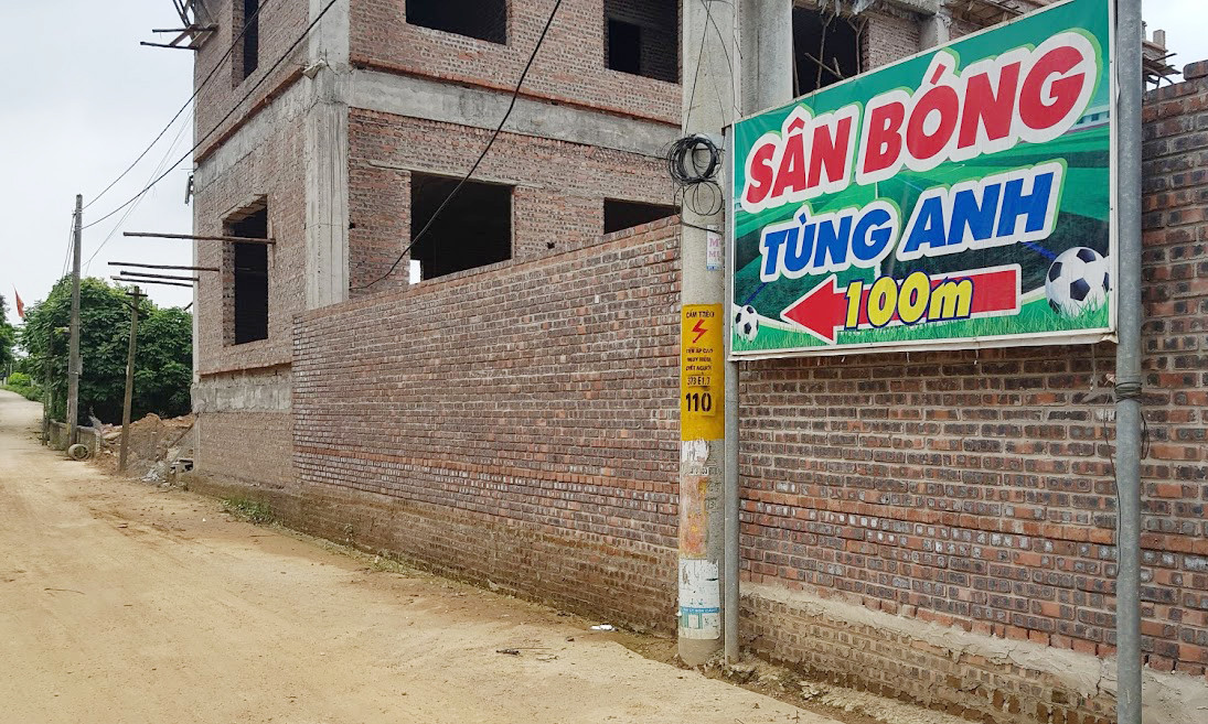 Cận cảnh biệt thự, nhà vườn trái phép 'mọc' trên đồi ở Ba Vì ảnh 7