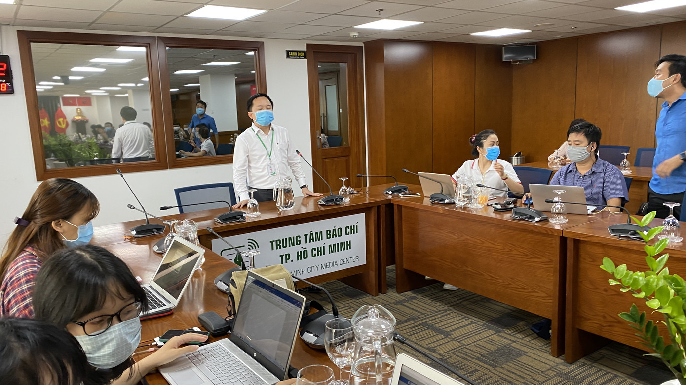 18 tài khoản đăng tin bịa đặt về việc phong tỏa TPHCM ảnh 1