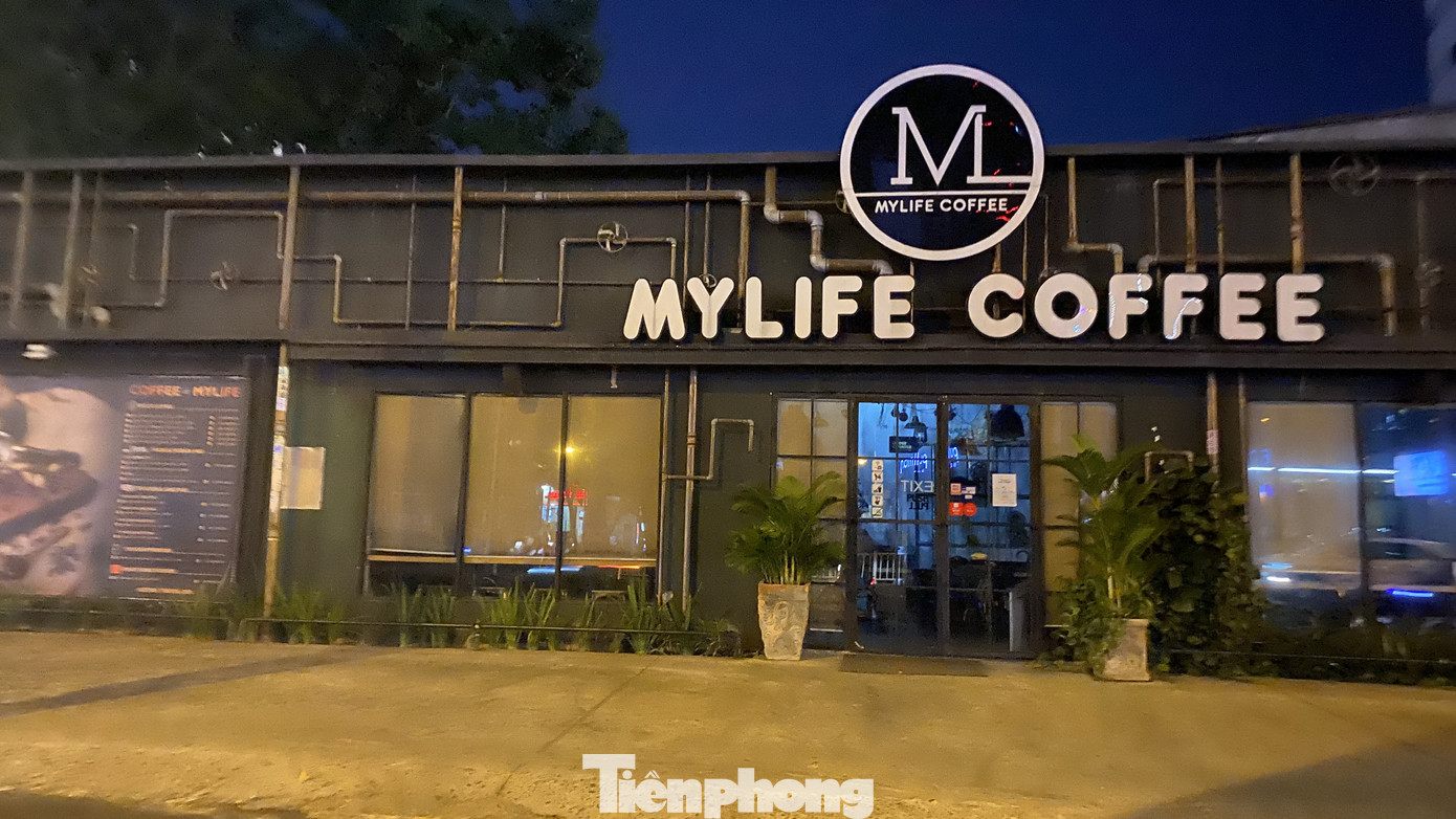 Hàng quán ở TPHCM đồng loạt đóng cửa để chống dịch bệnh Covid-19 ảnh 4