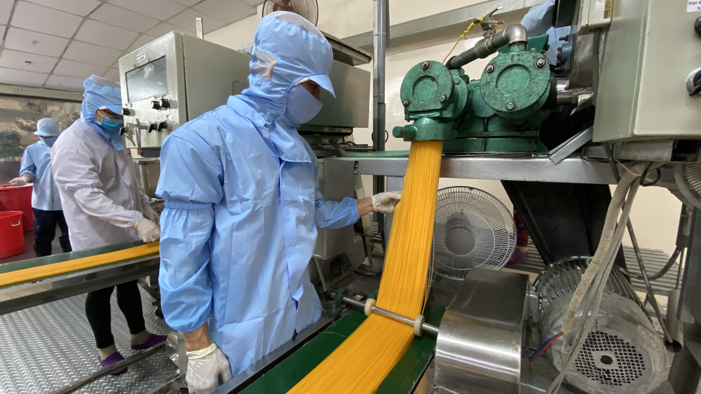 Cận cảnh quy trình 'giải cứu' thanh long, dưa hấu mùa dịch Covid-19 ảnh 10