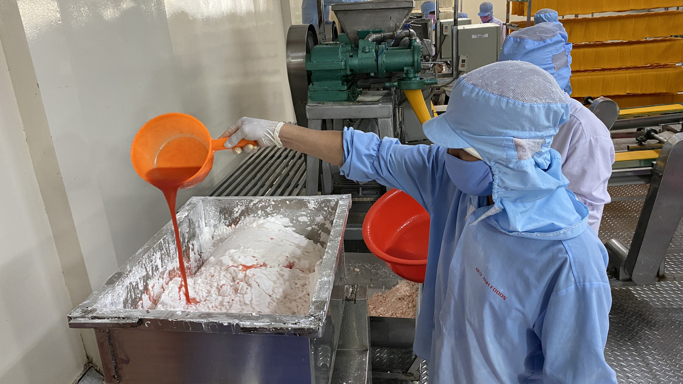 Cận cảnh quy trình 'giải cứu' thanh long, dưa hấu mùa dịch Covid-19 ảnh 7