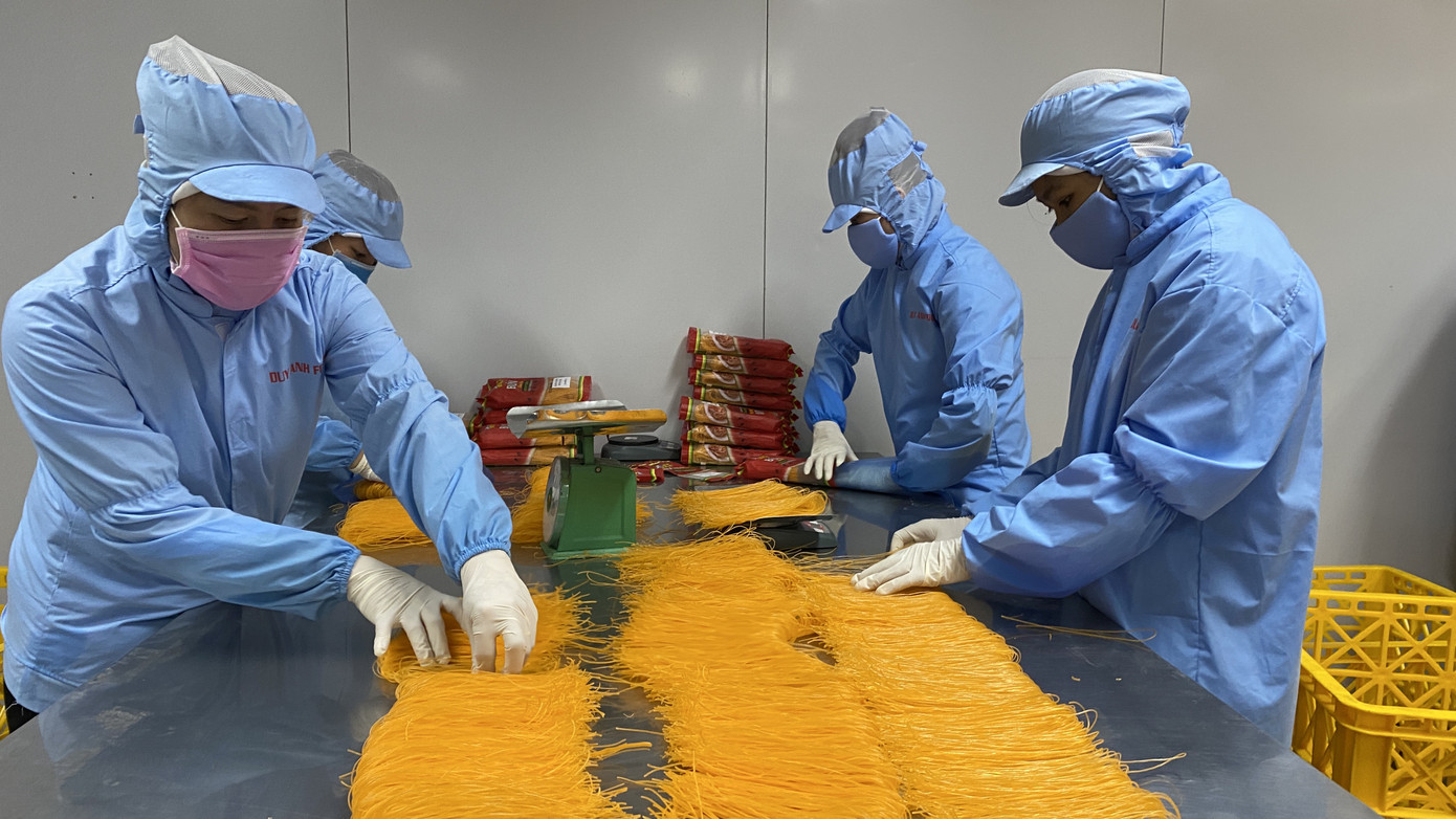 Cận cảnh quy trình 'giải cứu' thanh long, dưa hấu mùa dịch Covid-19 ảnh 15