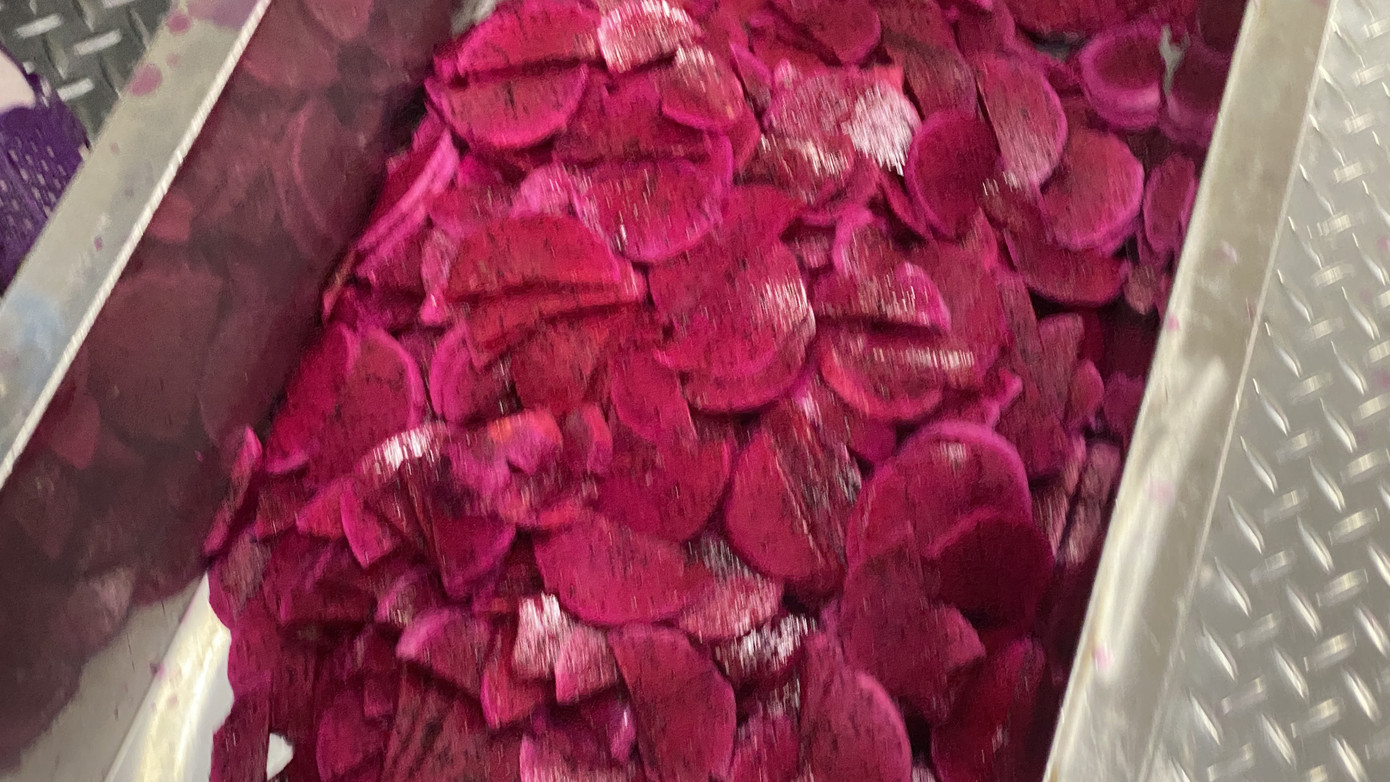 Cận cảnh quy trình 'giải cứu' thanh long, dưa hấu mùa dịch Covid-19 ảnh 6