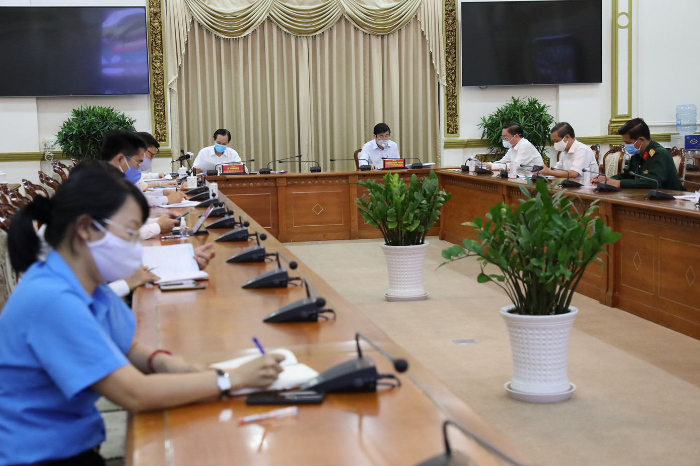 TPHCM sẽ tìm cách hỗ trợ người vô gia cư do dịch COVID-19 ảnh 3