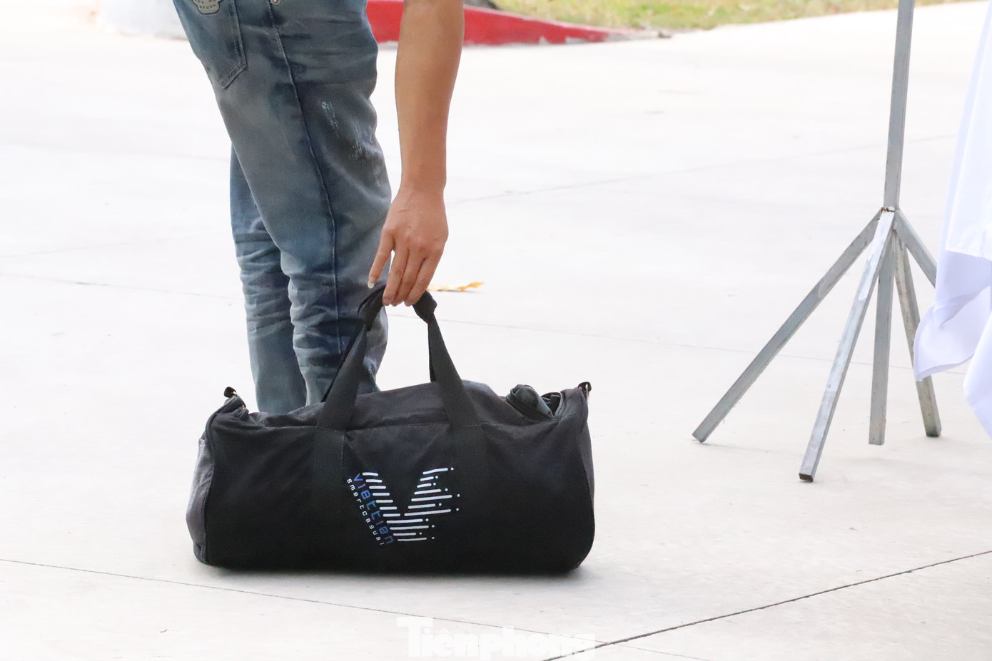 Cận cảnh quy trình cách ly công dân đến từ quốc gia có dịch Covid ảnh 4