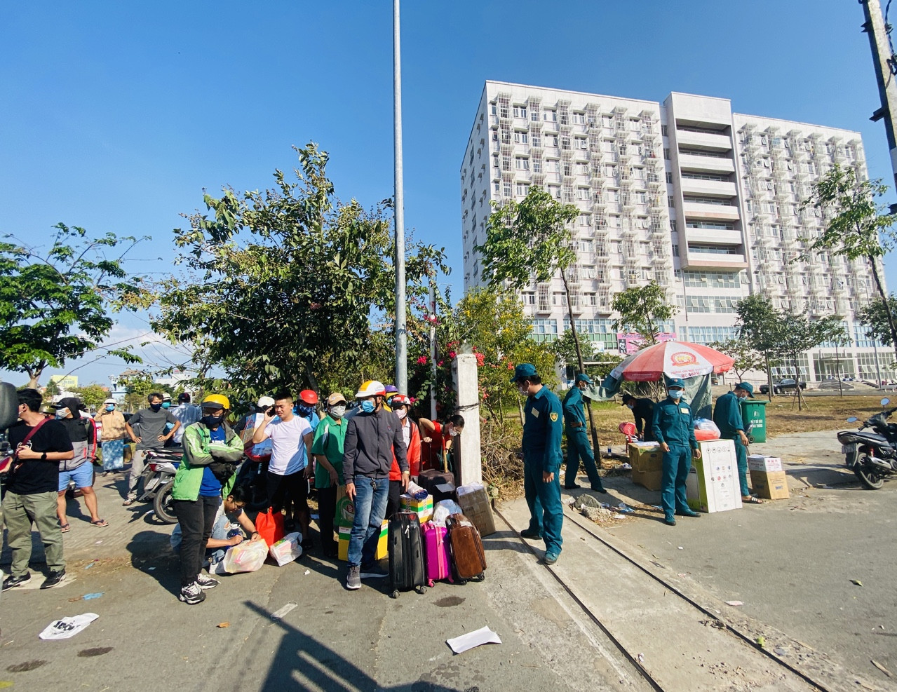 Vì sao bệnh nhân Covid -19 số 100 đi hành lễ nhiều lần trong thời gian cách ly? ảnh 2