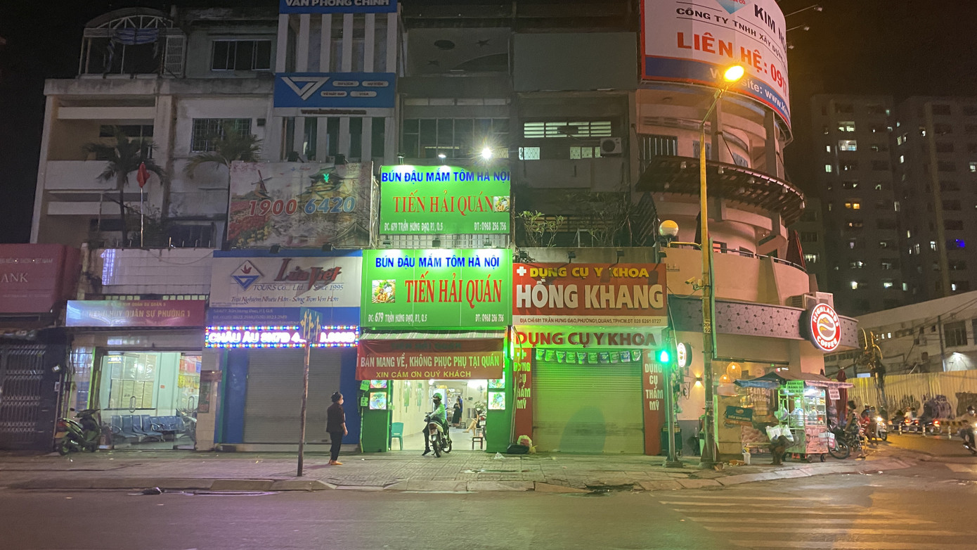 TPHCM giảm thu nhập của cán bộ để hỗ trợ người gặp khó khăn ảnh 4