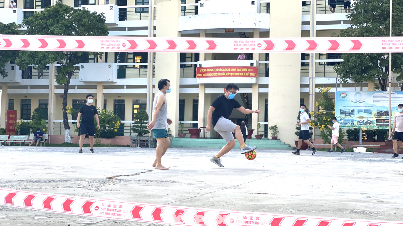 Cuộc sống trong khu cách ly gần sân bay Tân Sơn Nhất ảnh 7